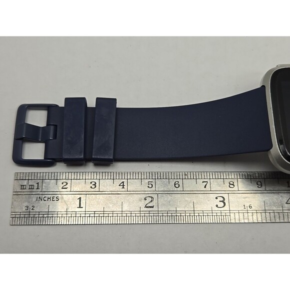 Fitbit Versa FB504 Smartwatch Silver Activity Tracker Tested Working No Charger - Picture 9 of 10